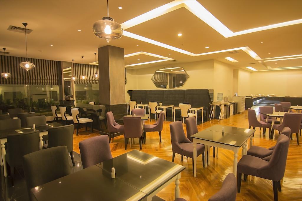 Hotel Diradja Jakarta Exteriör bild