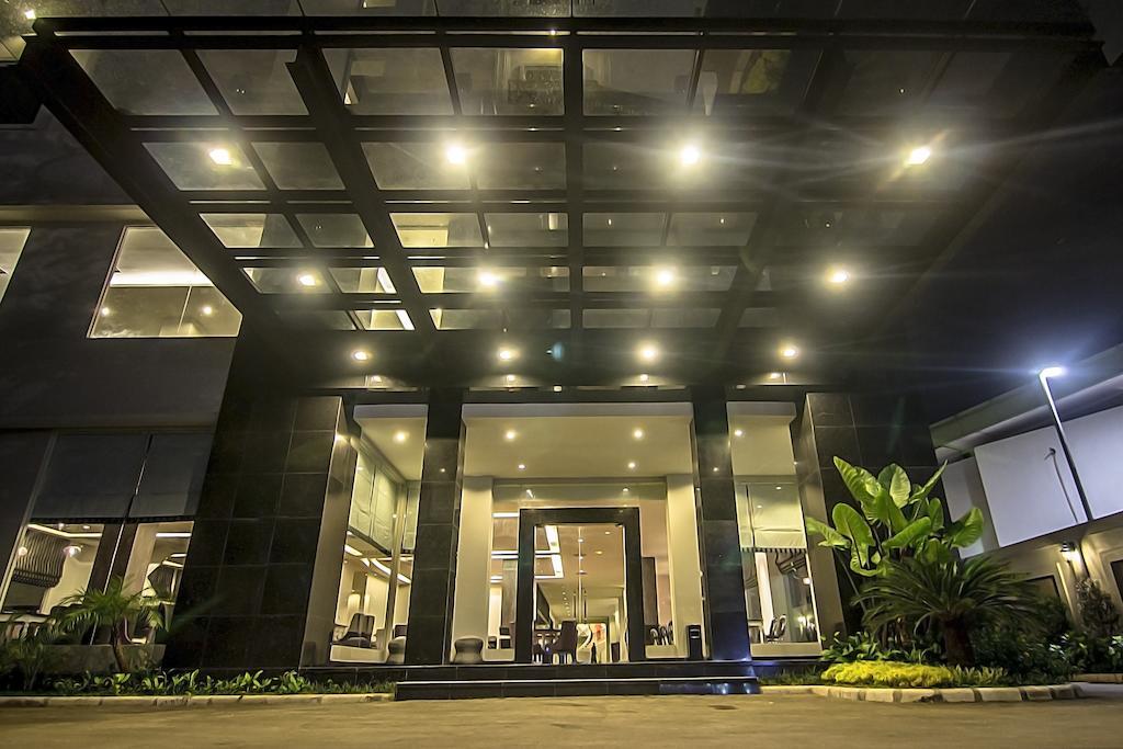 Hotel Diradja Jakarta Exteriör bild