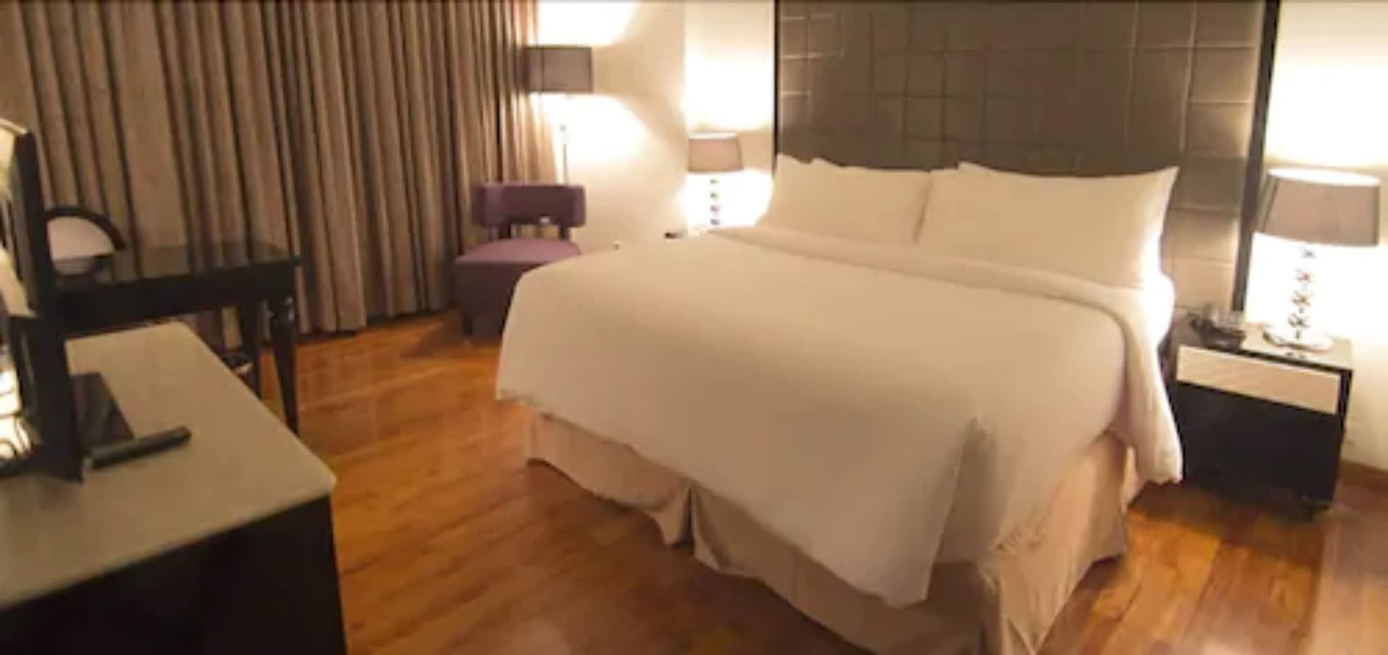 Hotel Diradja Jakarta Exteriör bild