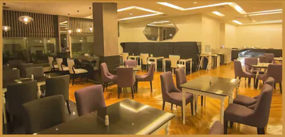 Hotel Diradja Jakarta Exteriör bild