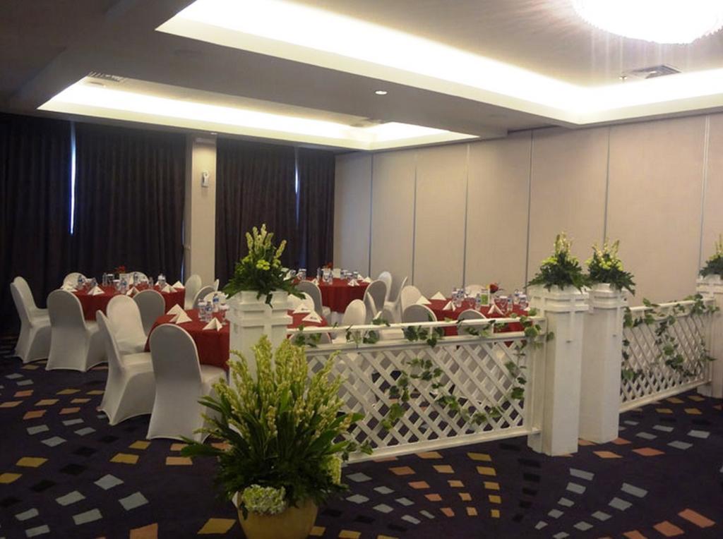 Hotel Diradja Jakarta Exteriör bild
