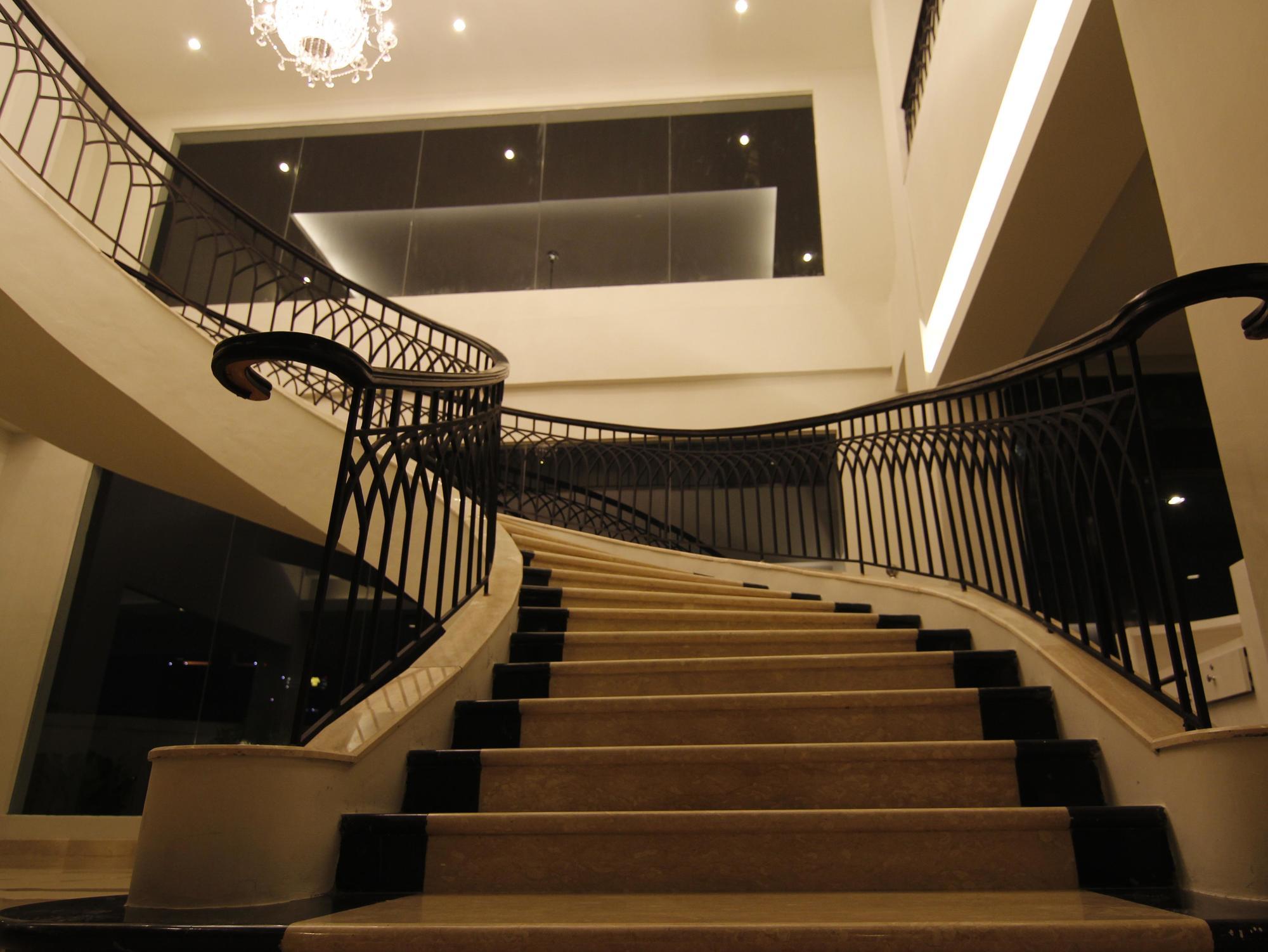 Hotel Diradja Jakarta Exteriör bild