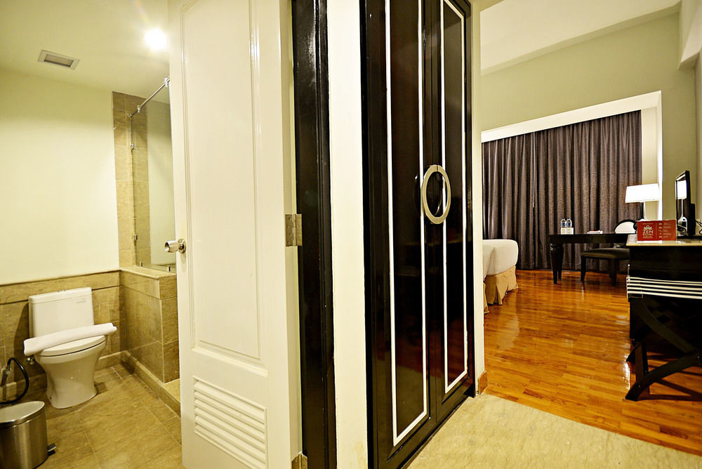 Hotel Diradja Jakarta Exteriör bild